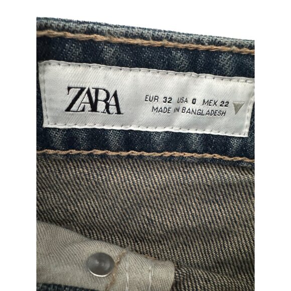 2/$30 Zara Women's Size 0 Blue Denim Flare Leg Jeans - Picture 3 of 12